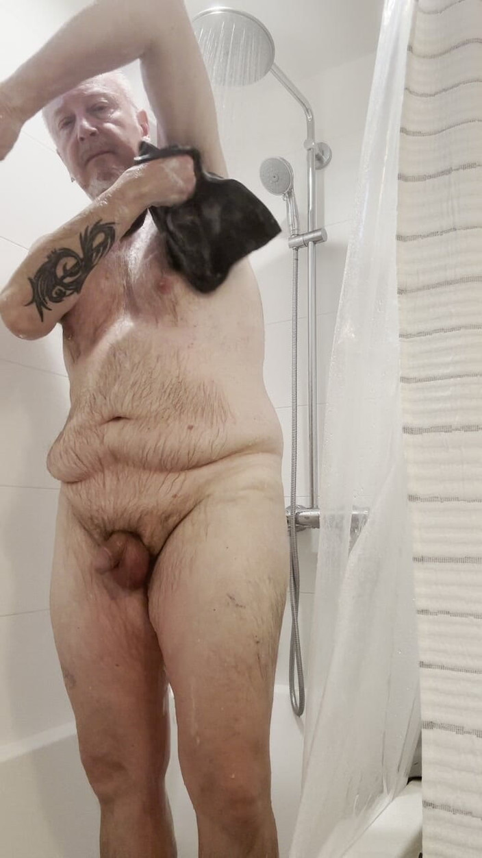 ApolloThrustXXX: Lekker lange douche