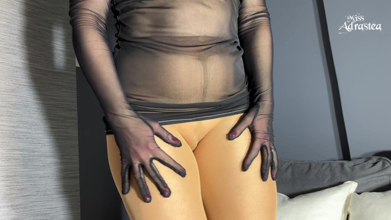 Miss Adrastea: パンティーストッキングで顔を座らせる!