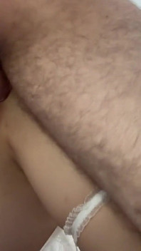 Jag Vet Inte Ens Vad Som Är Bättre, Om Hennes Är Smal Eller Hennes Mun. Den Där Kärringen Vet Hur Man Får Mig Att Komma