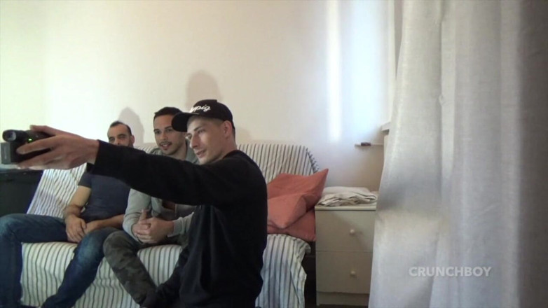 Home web camera: Webbkamera med slampa Latino knullad rå av topp arab