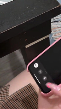 MILF mẹ kế fucks con riêng và bạn thân nhất của cô ấy