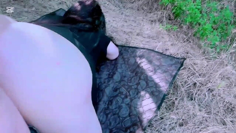 Nadia the big ass Moroccan: Gesluierde Arabische prostituee heeft seks in het bos voor geld