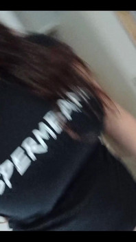 Swipe pentru a vedea că astăzi este o zi fără pantaloni