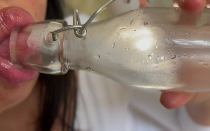 Asmr_mouth: Tonton aksi nakalku pakai botol ini