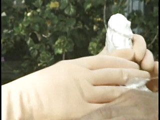 Screw Gurmans: Handjob yang kucap di tempat terbuka