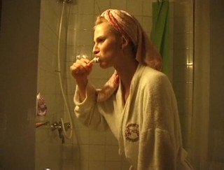 Flash Model Amateurs: Blonde with a crotch tattoo gets in the shower