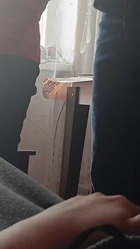 Ne masturbăm în trei și spermă în hainele noastre