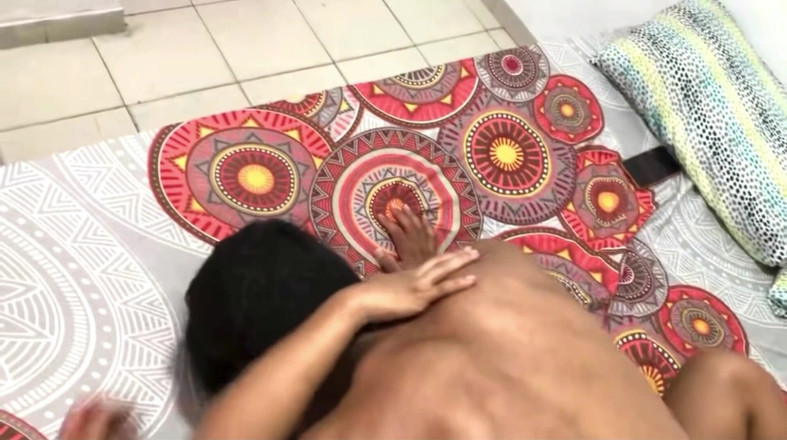 Johanna_love: Мою сводную сестру трахают горячо