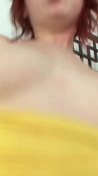 Zoey Nixon je teenagerka, která šuká a saje ptáka pro horké sperma po celém těle