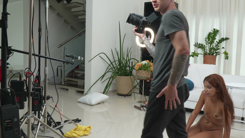 Erika Korti Studio: Bianca Dantas di Belakang Panggung