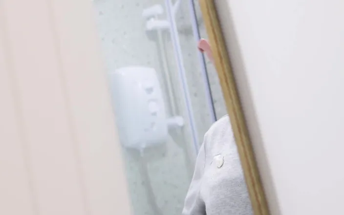 Countess diamond: Roommate Submissive - Watching Me in the Shower
