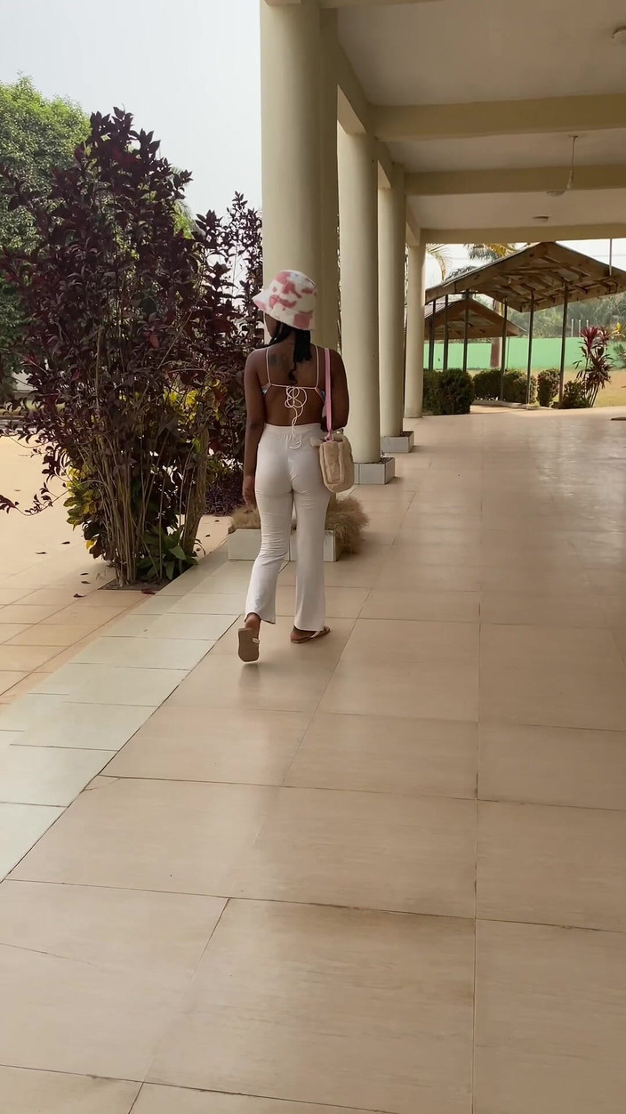 Perfectdime: Sie liebt riskante draußen