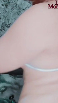 Mă joc cu vibratorul meu anal!!