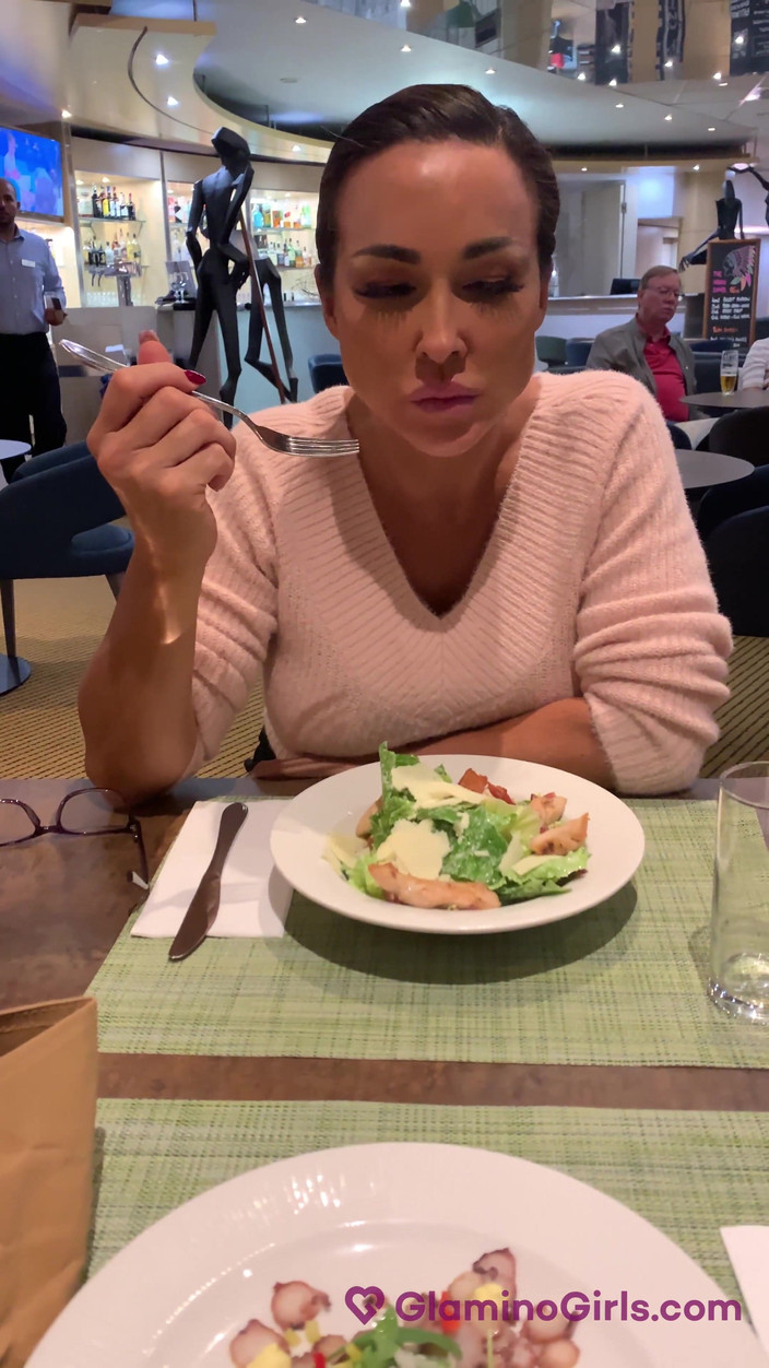 Glamino Girls: Glamino girls - partie 6, déesse à forte poitrine, Aubrey Black