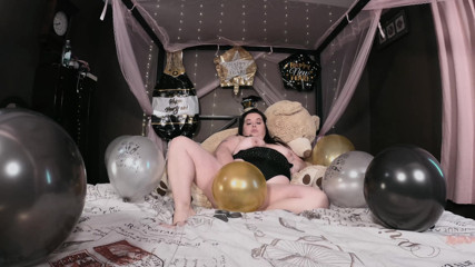 SexyNEBBW: Sexy bbw balão saltando ano novo