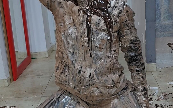 dafnedenoch: Pastel uman în piele