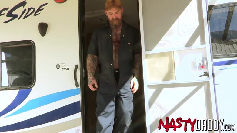 Nasty Daddy: NASTYDADDY - Donnie Argento mouth creampied by hunk Jack Dixon