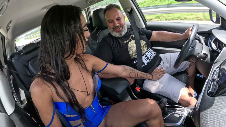 Carona do Ted Transexual: Pamela Rodrigues, Fortaleza, ceará में सवारी करते हुए रॉक-सख्त लंड दिखा रही है और वीर्य निकाल रही है