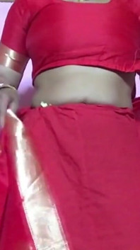 Čerstvě vdaná Desi Bhabhi sála velký penis svého nového šéfa