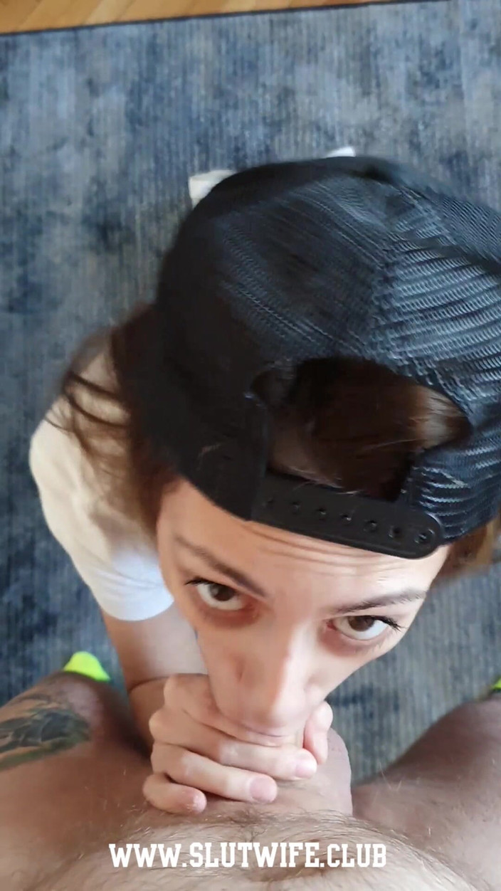 Slutwife Club: Bts - 镜头外精液转储：candie Cross在荡妇人妻拍摄卷之前吞下我的精液