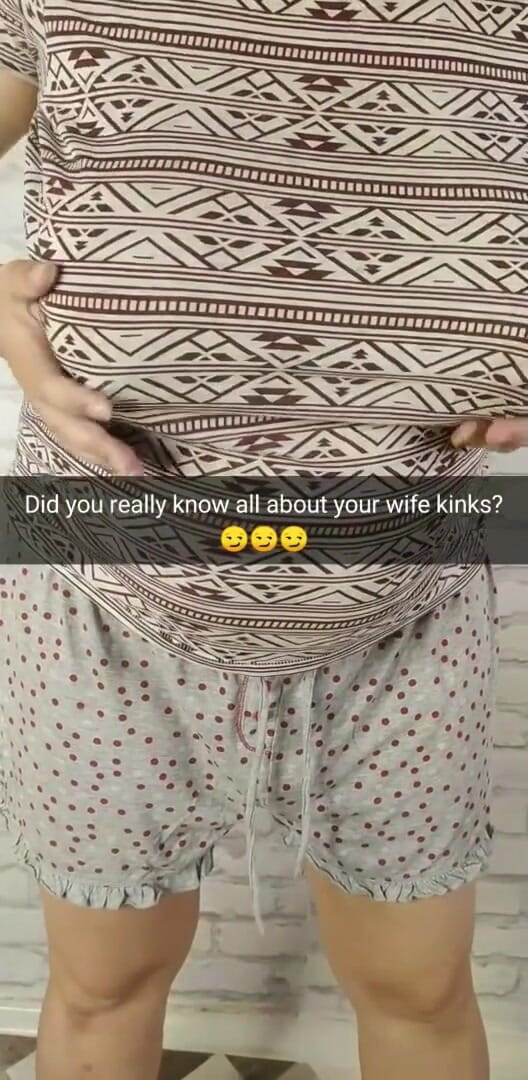 Milky Mari: Pregnant hotwife snaps cuckold captions! - Milky Mari