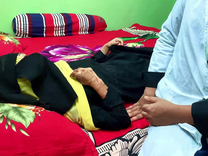 Riya Chowdhury: Il dottore ha scopato duramente con il suo paziente sexy...