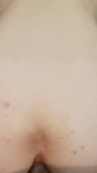 Sex anal pe la spate