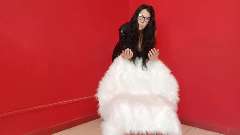 Bergami Melissa: Worship the Goddess in Latex