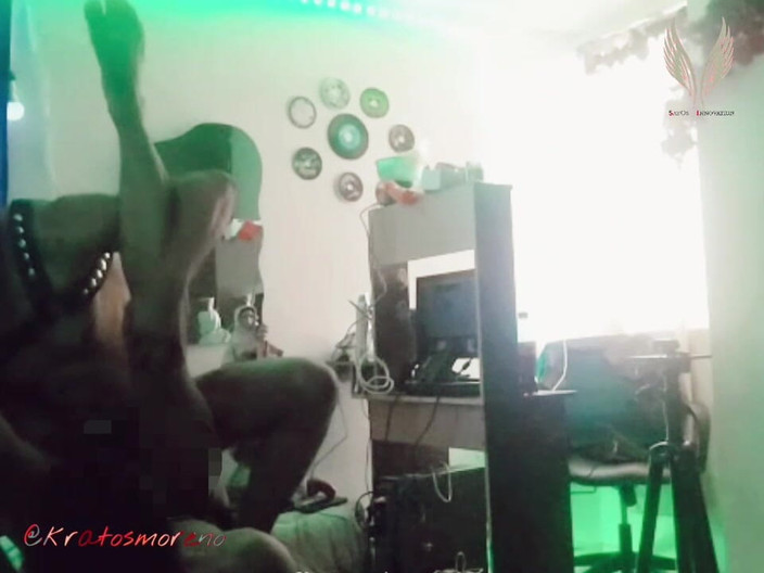 Kratosmoreno: El Juguete Frecuente De Khratos