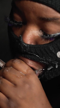 Blowchamp Slurpgoddess vide une grosse bite