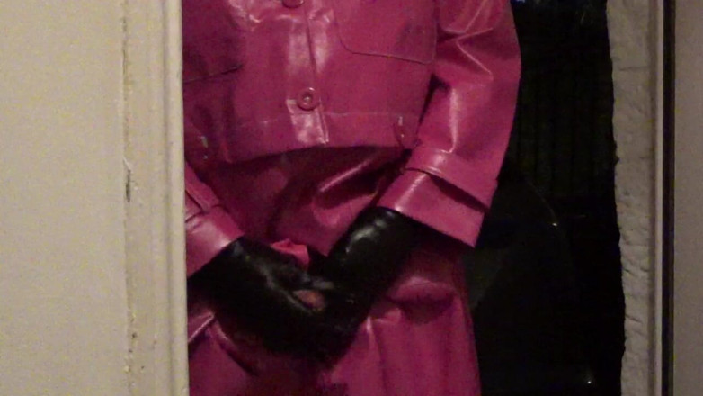 Leather Kirsten: Masturbating in Leather