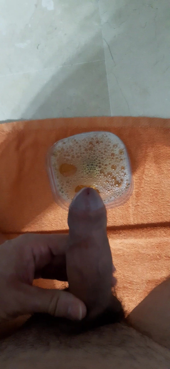 Orinadas_jmv54: बोतल में पेशाब