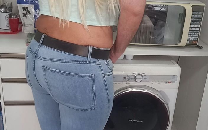 Sexy ass CDzinhafx: Pantat bahenolku di balik celana jins dengan tanlines