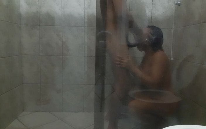 Crazy desire: Deel 2: seks in de badkamer met een stel - grote kont...