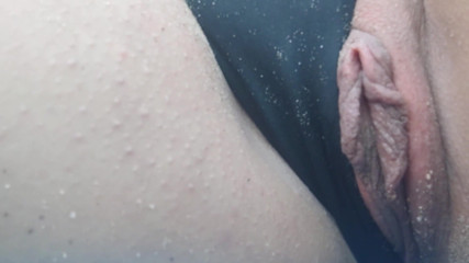Putarankahotmilf: Secret pissing at the beach