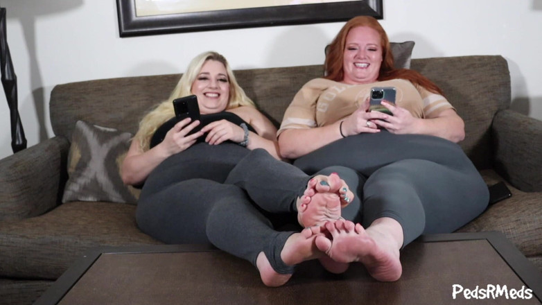 PedsRMeds: Julie Ginger और shortlivedtyranny फुटसी खेलती हैं