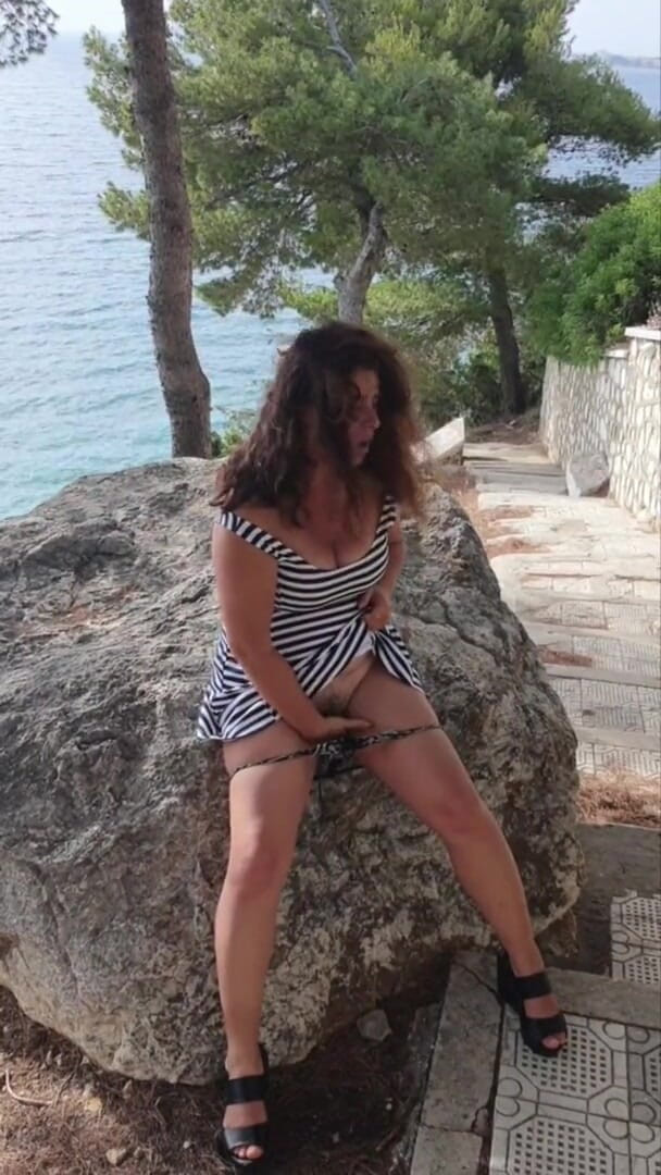 ExpressiaGirl: ¡Choque! De repente fui tocada por un extraño en el...