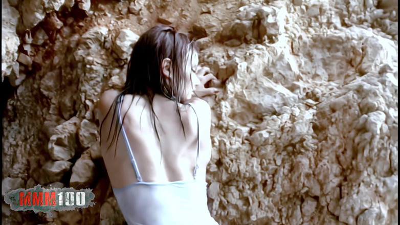 MMM100: Alicya Nice Young Alicya Stripping in the Rocks