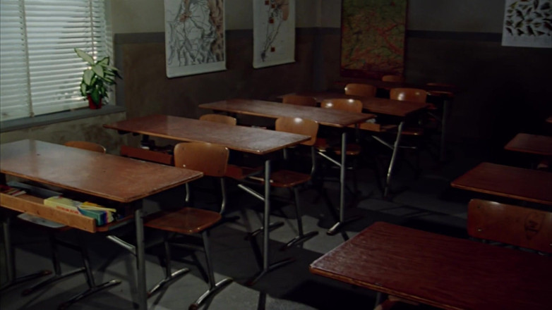 GERMAN PORN CLASSICS: Matura- Examen en el banco