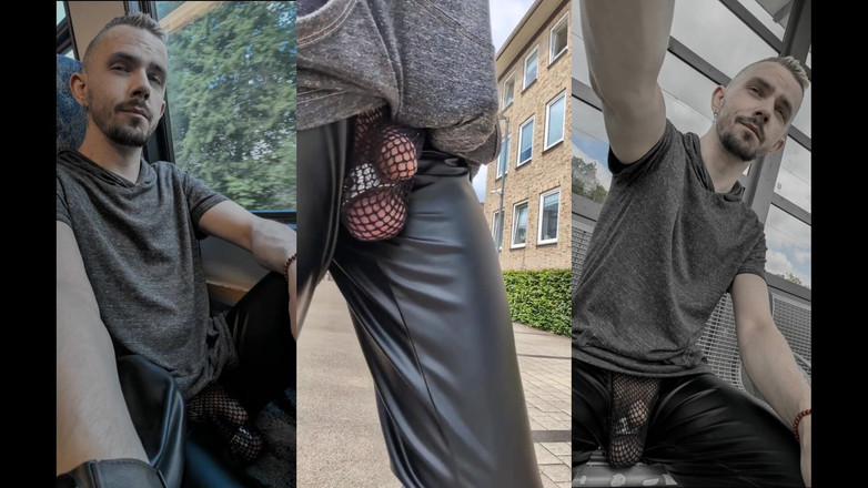 kinkygaynudist: Direndam dalam bandar pelik - berjalan di bandar nakal saya (thong)