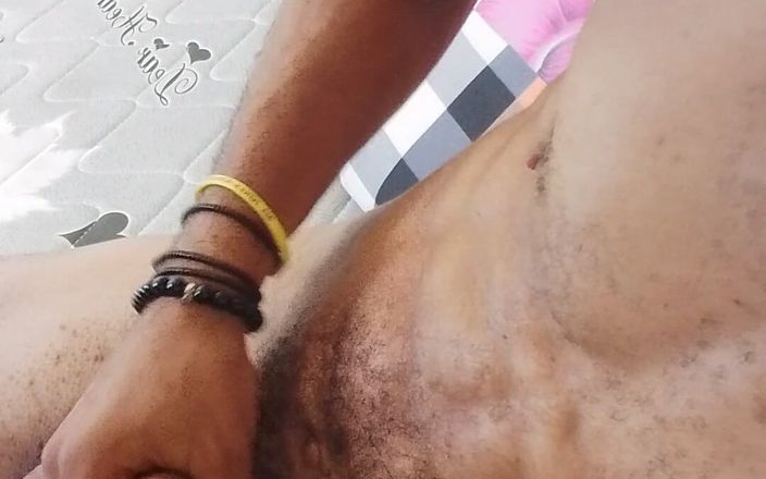 Mrwhytman: Pula neagră se masturbează și ejaculează