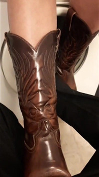 Botas de cowboy pisam