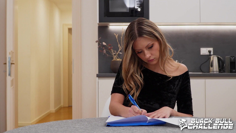 Black bull challenge: Rebecca volpetti बड़ा काला लंड कास्टिंग इंटरव्यू और स्ट्रिपटीज़