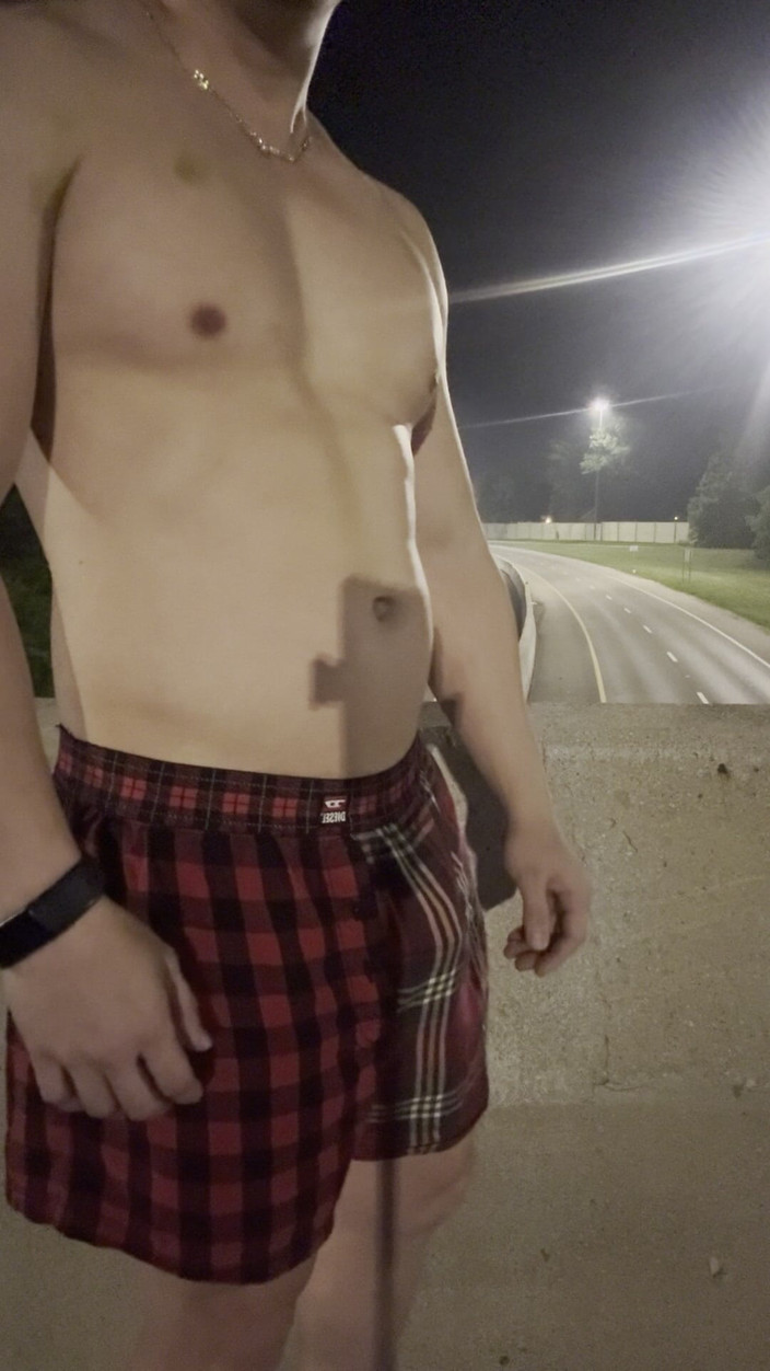 barenakedboy: Sich beugen und zeigen