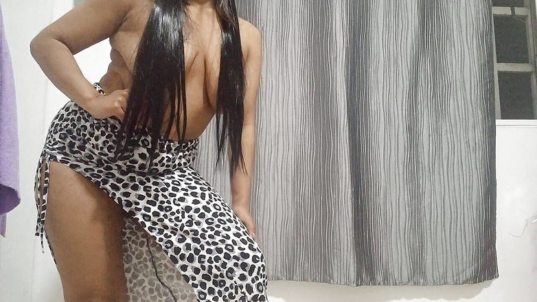 PATY PATY: Rabuda e peituda madrasta se masturba em nome de seu...