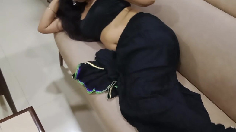 Monawife: J’ai apprécié la jeunesse d’une fille célibataire, la première baise...