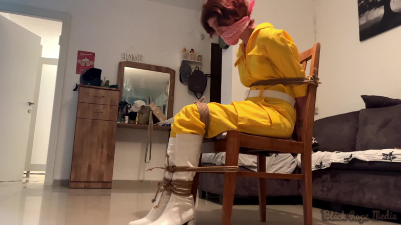 Miriam Slave: April O'Neil Cosplay Ordförande
