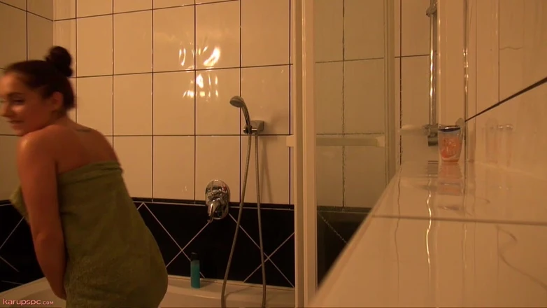 Karups Solo: Jenny Glam