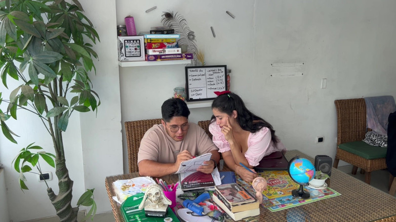 NamiQsein: Eu repreendo meu aluno na ponta de um pau