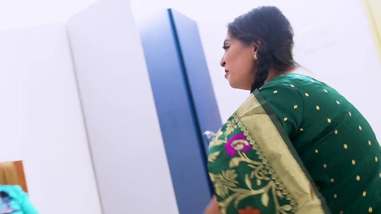 Queen star Desi: 인도 잘생긴 데보르지 KE 패스로 들어오는 섹시한 바비, 하드코어 섹스